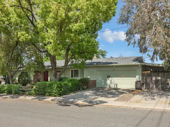 507 E Loretta Ave, Stockton, CA 95207