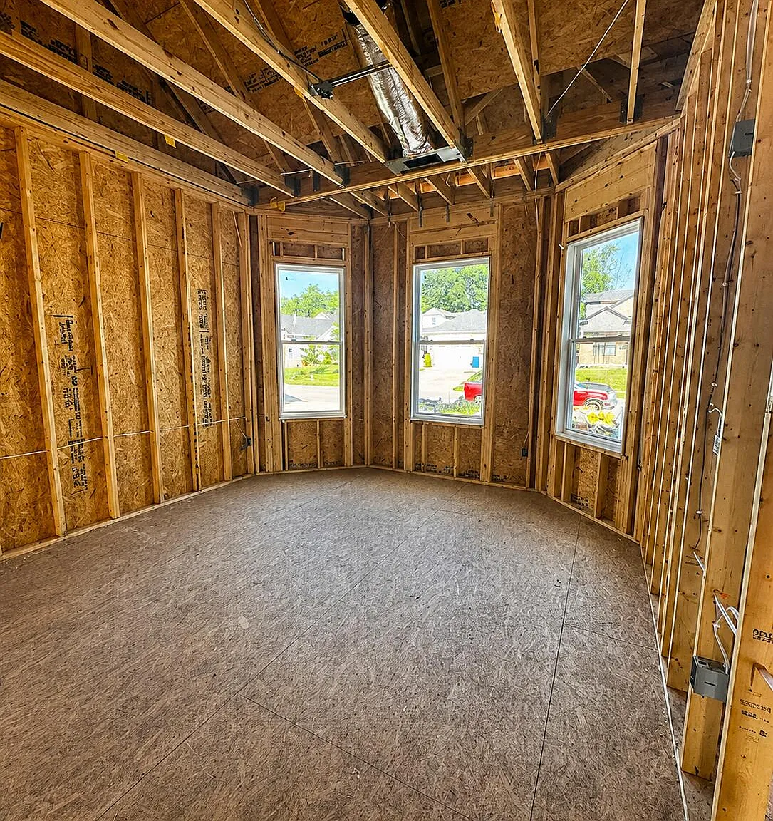 5 bed, 3.0 bath, 2696 sqft, $2,875 — Photo 2