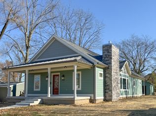 403 Main St, Hope, IN 47246