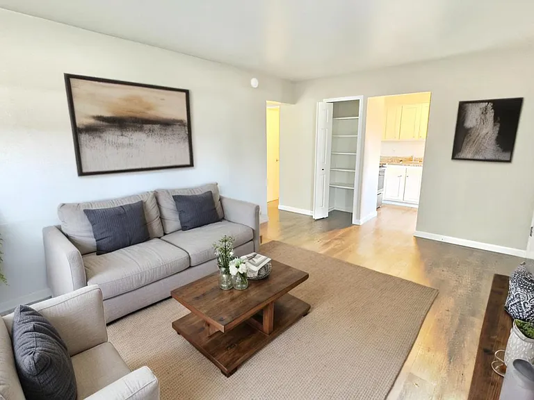 Arcadia Dell Apartments — Photo 9