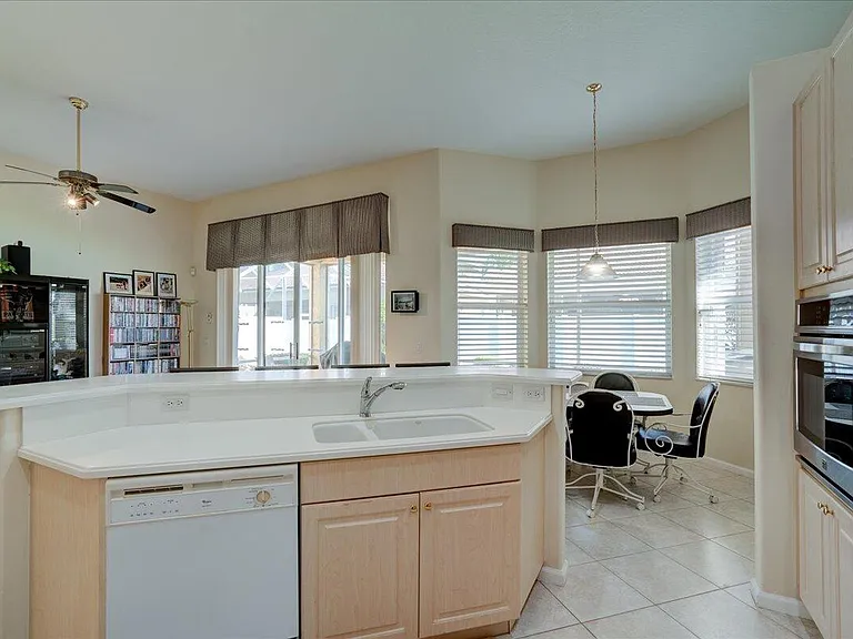 15323 Fiorenza Cir — Photo 22