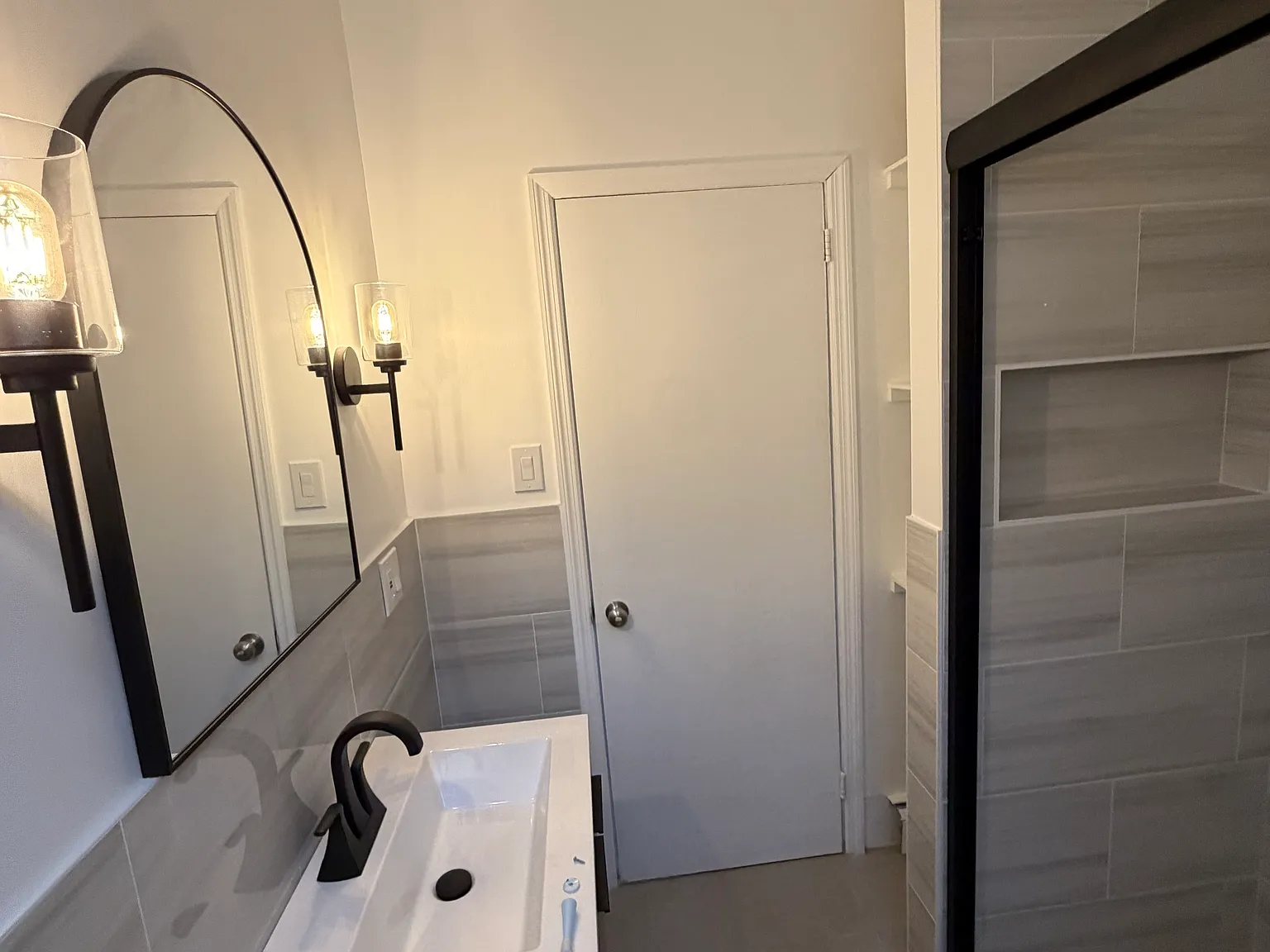 4 bed, $2,395 — Photo 2