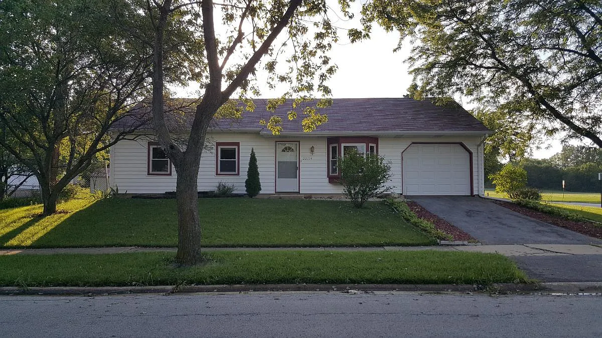 22114 Belmont Rd photo 1