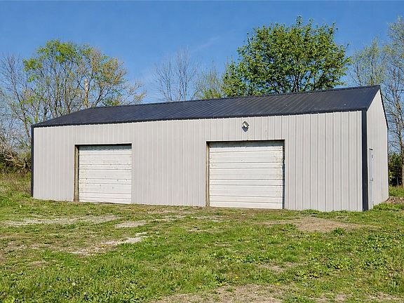 3rd image of 3363 Powers Rd