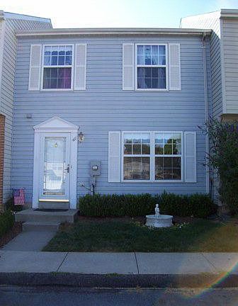 2nd image of 411 Old Oak Pl