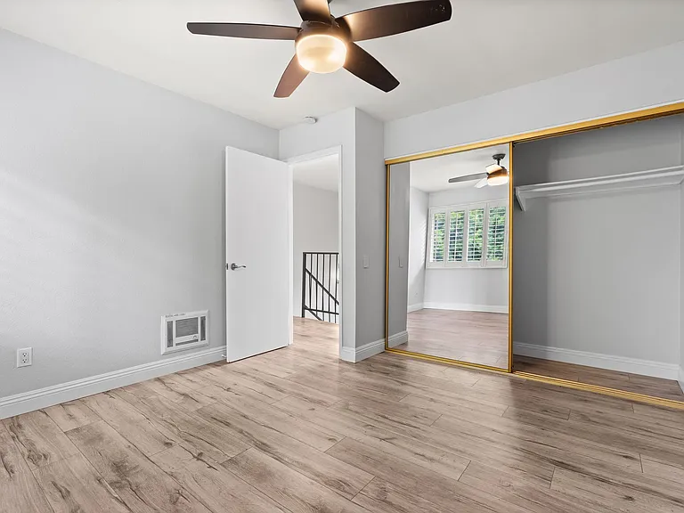 7930 Mission Center Ct #L — Photo 14