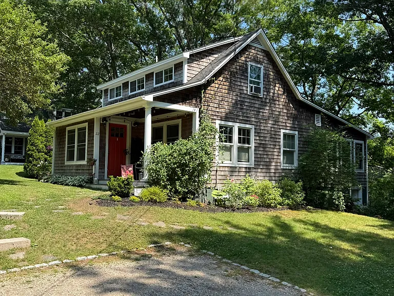 22 Crockett Neck Rd — Photo 2