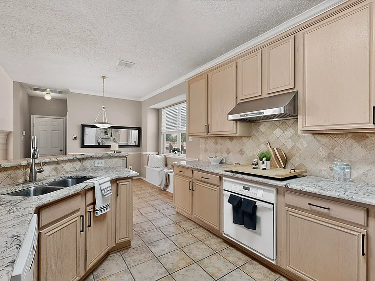2023 Nottingham Pl — Photo 14