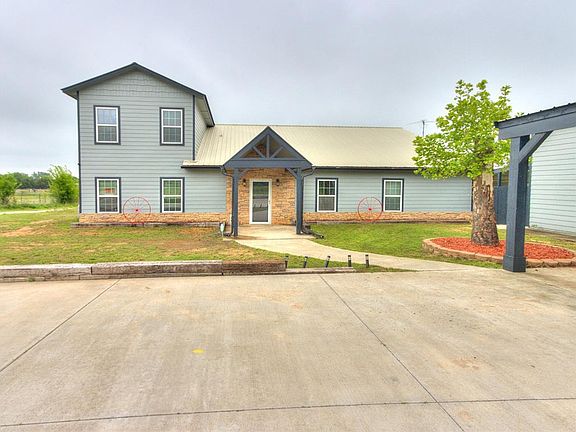2nd image of 202 S Pottawatomie Rd