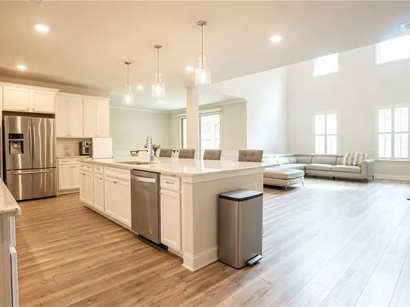 585 Briard Dr, Sugar Hill, GA 30518