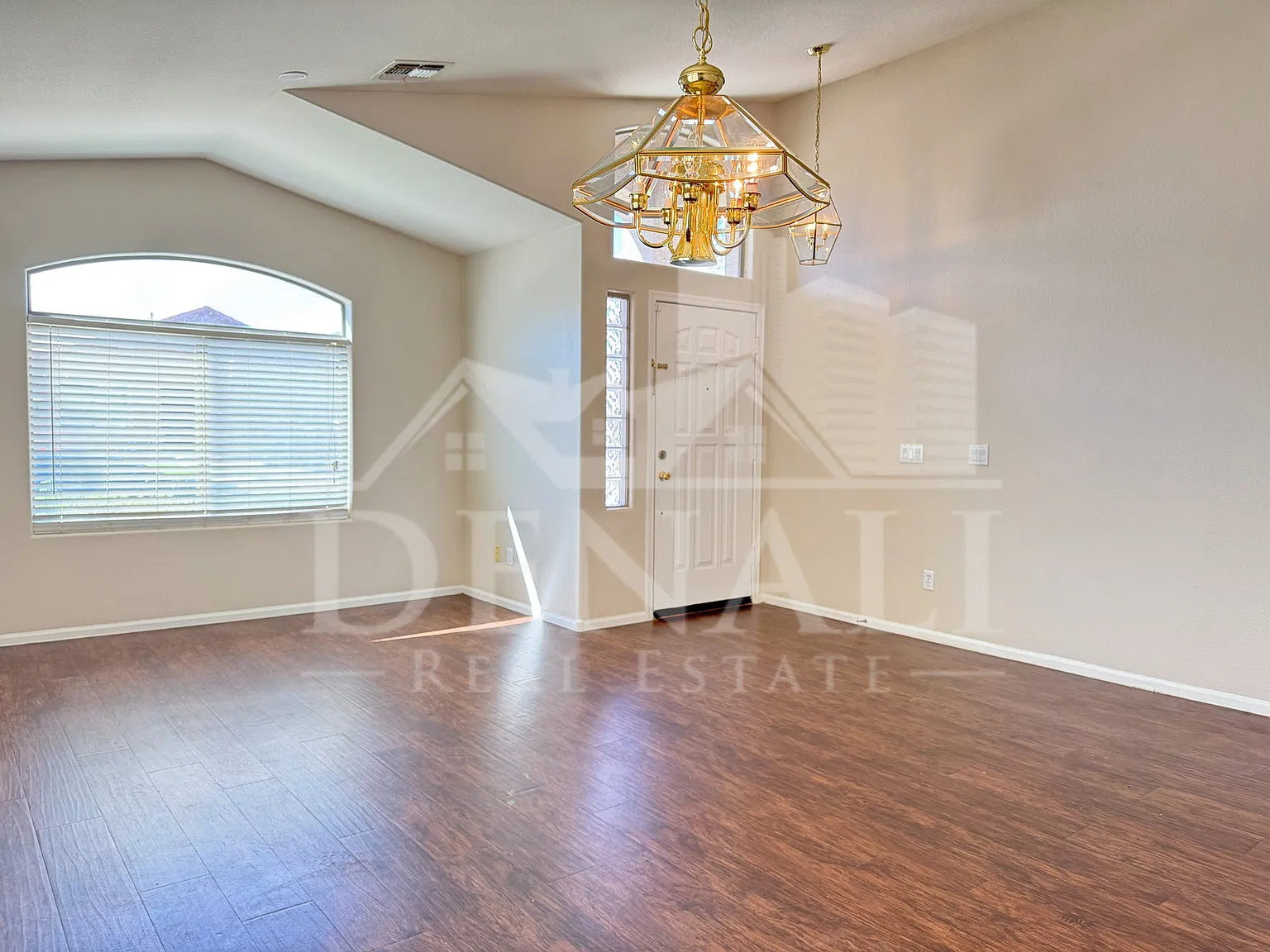 3 bed, 2.0 bath, 1522 sqft, $1,895 — Photo 4
