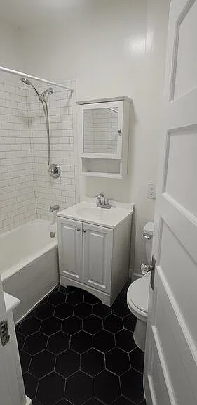 1421 S Westmoreland Ave #26 — Photo 5