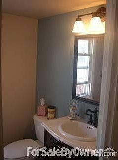 4th image of 1042 Polk Ave