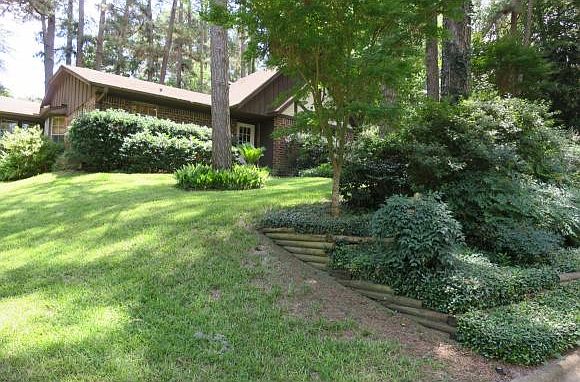 2nd image of 2432 Pinecrest Dr