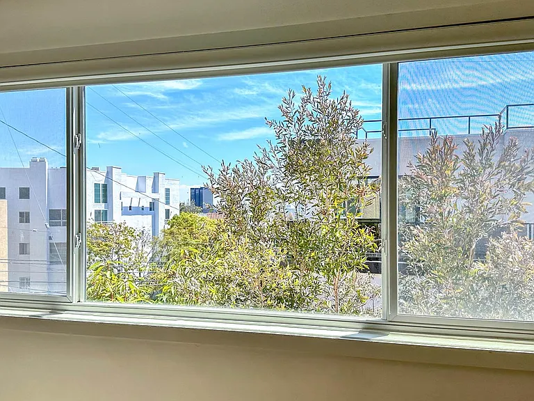 451 S Barrington Ave #302B — Photo 6