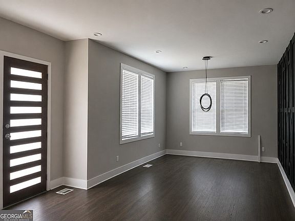 5th image of 1054 Ira St SW