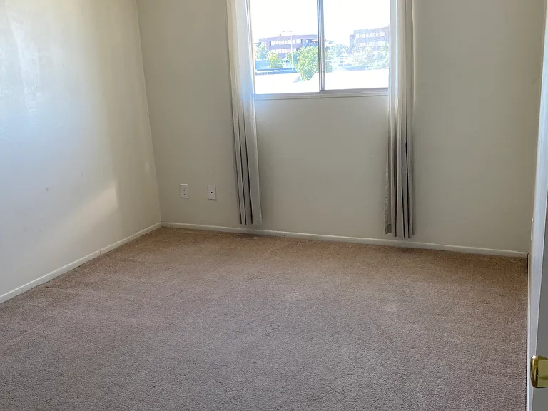 4718 N 20th Ave — Photo 18