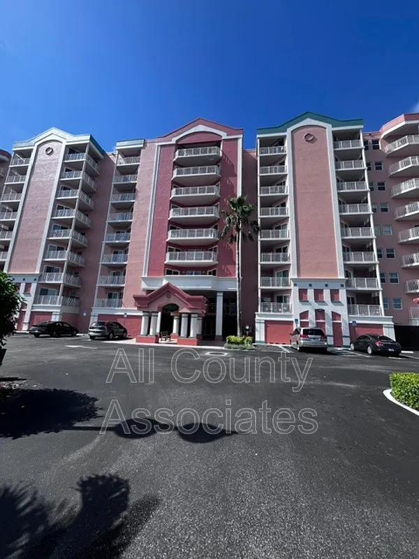 2 bed, 2.0 bath, 1410 sqft, $1,895 — Photo 1