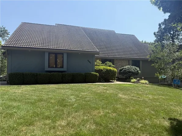 3001 W 121st Ter, Leawood, KS 66209
