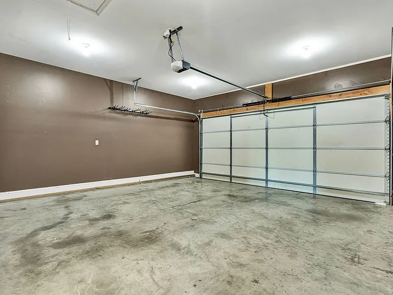 955 Dodie Dr — Photo 31