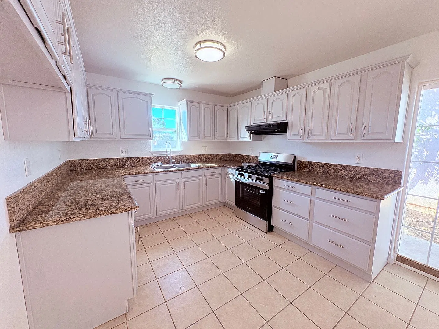 1405 Nogales St - Sacramento 95838 — Photo 4