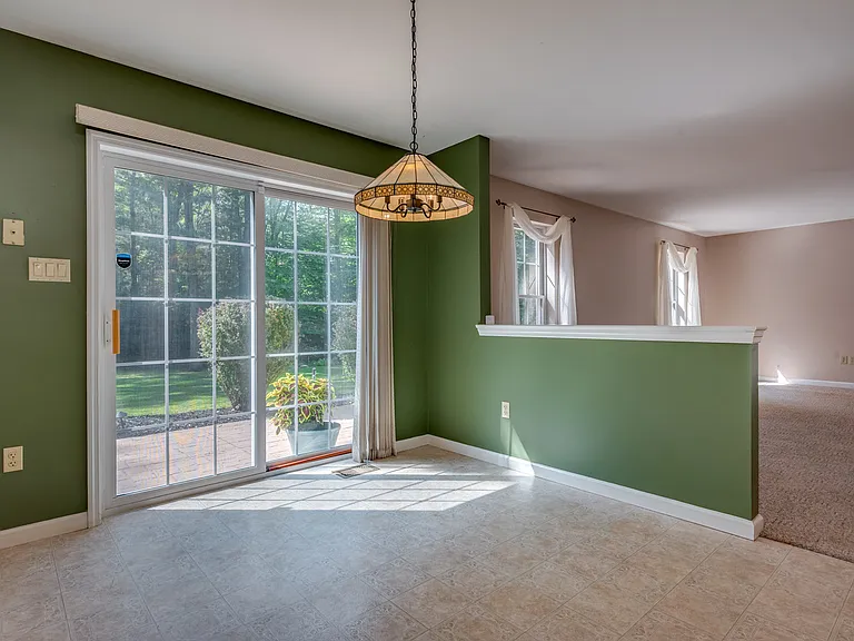 80 Hillbrook Dr — Photo 8