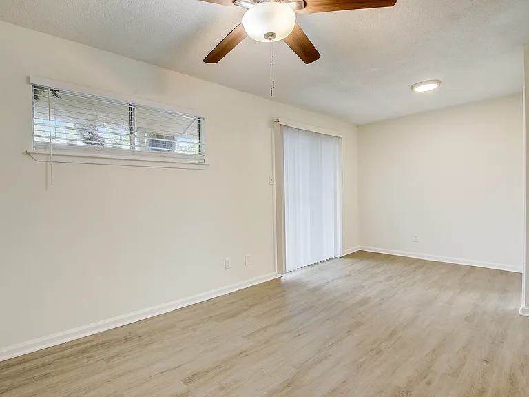 Highpoint North — Photo 28
