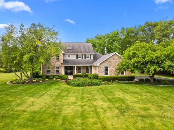 8N190 Sunvale Dr, Elgin, IL 60124