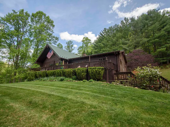 1429 Falling Branch Rd, Christiansburg, VA 24073