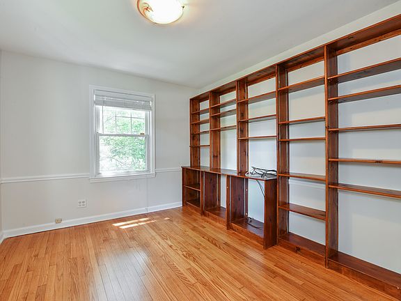 5th image of 545 Bleeker Ave