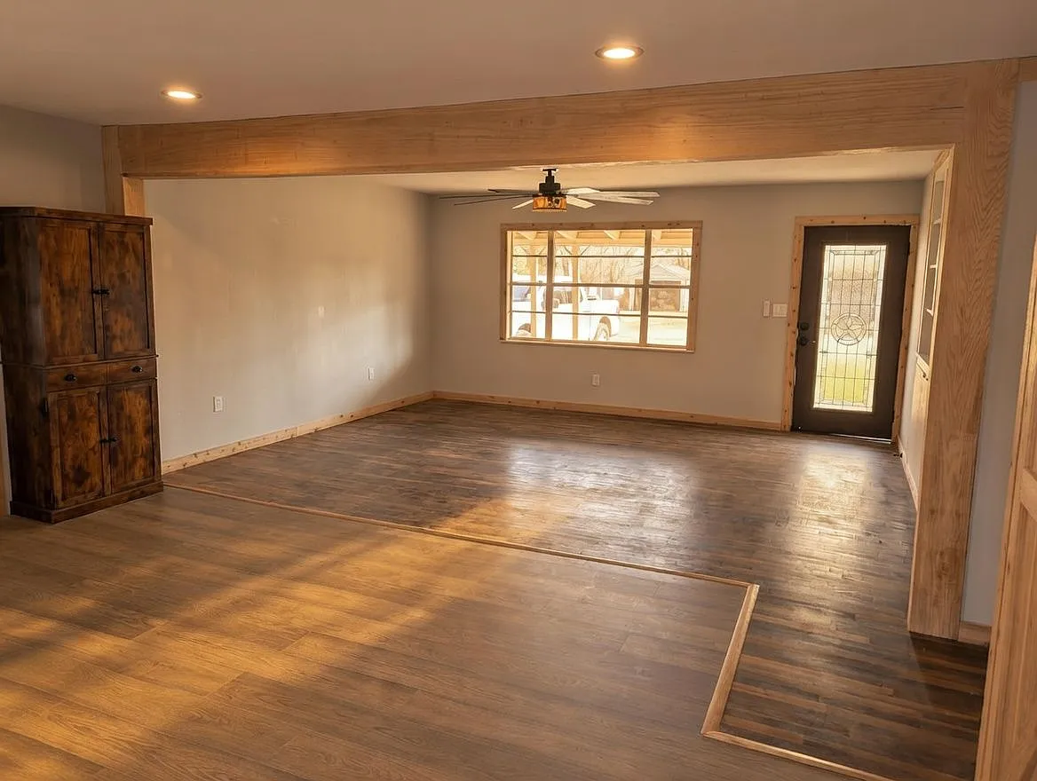 3 bed, 1.0 bath, 1200 sqft, $1,295 — Photo 4