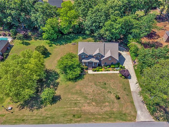 3rd image of 406 Hopewell Rdg