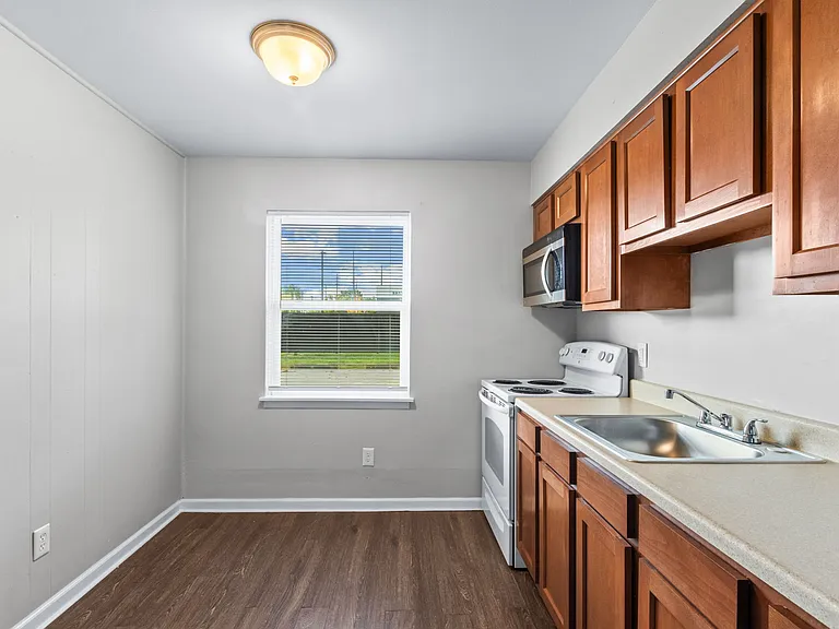 1708 Stallings Ave — Photo 16