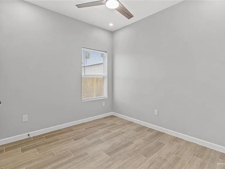 102 Yosemite Dr #2 — Photo 3
