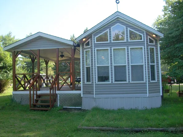24/228-229 Woodhaven Dr E, Sublette, IL 61367
