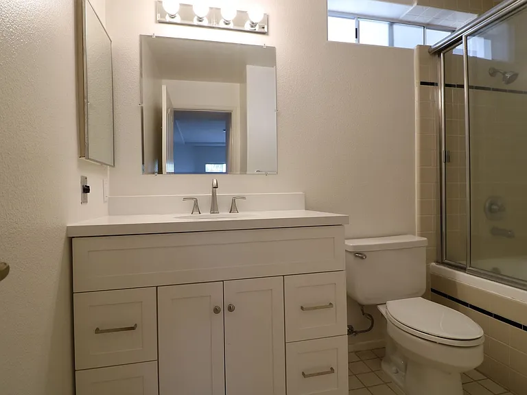 4455 Hazeltine Ave #207 — Photo 29