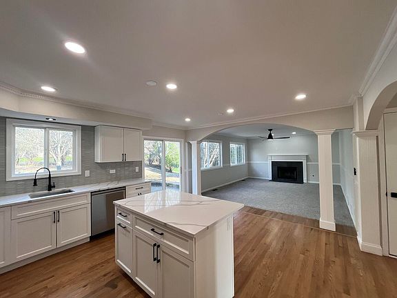 2nd image of 513 Trestle Ct