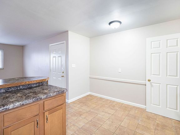 5th image of 4709 Northcrest Dr #B