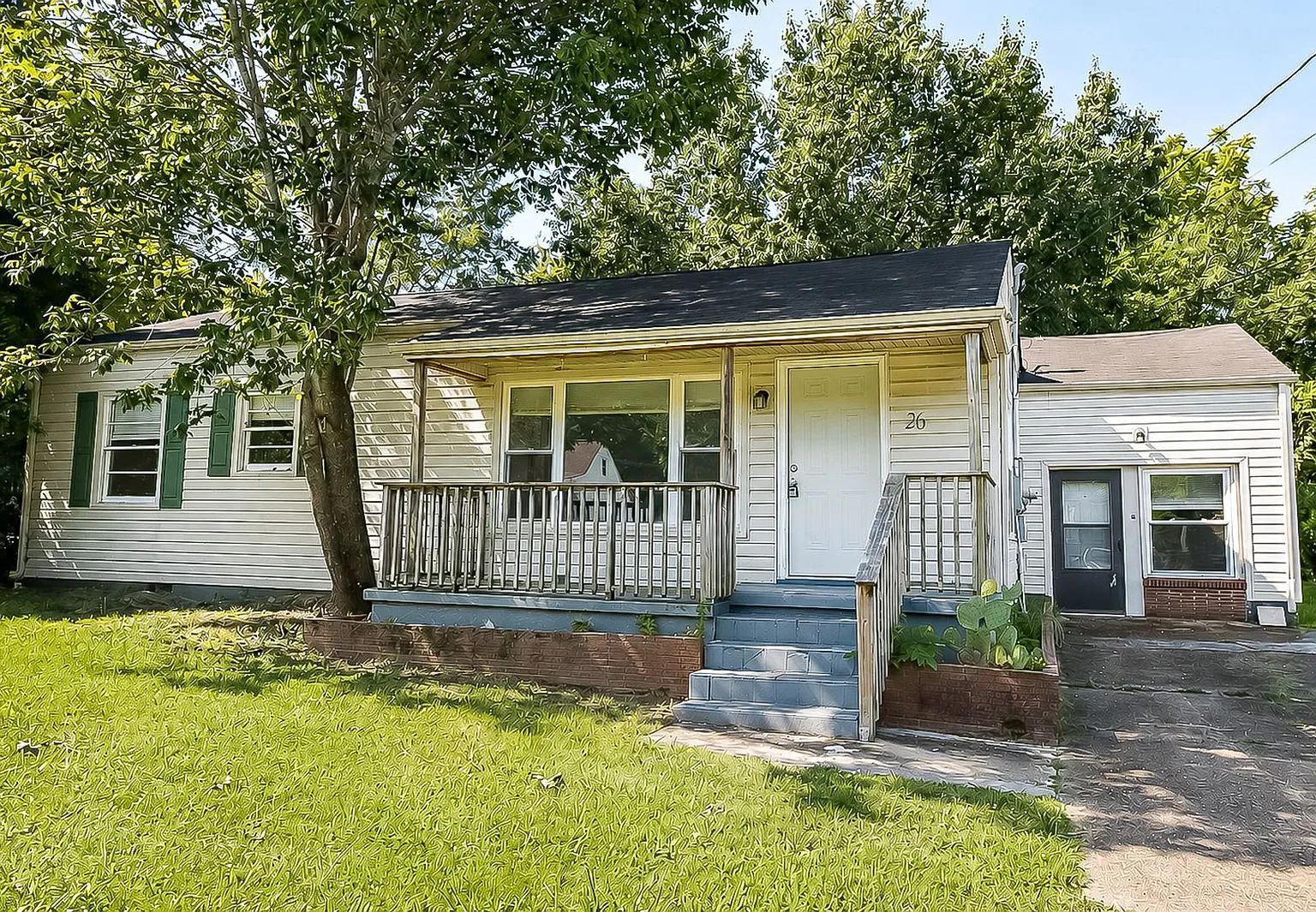 3 bed, 1.5 bath, 1512 sqft, $1,845 — Photo 1