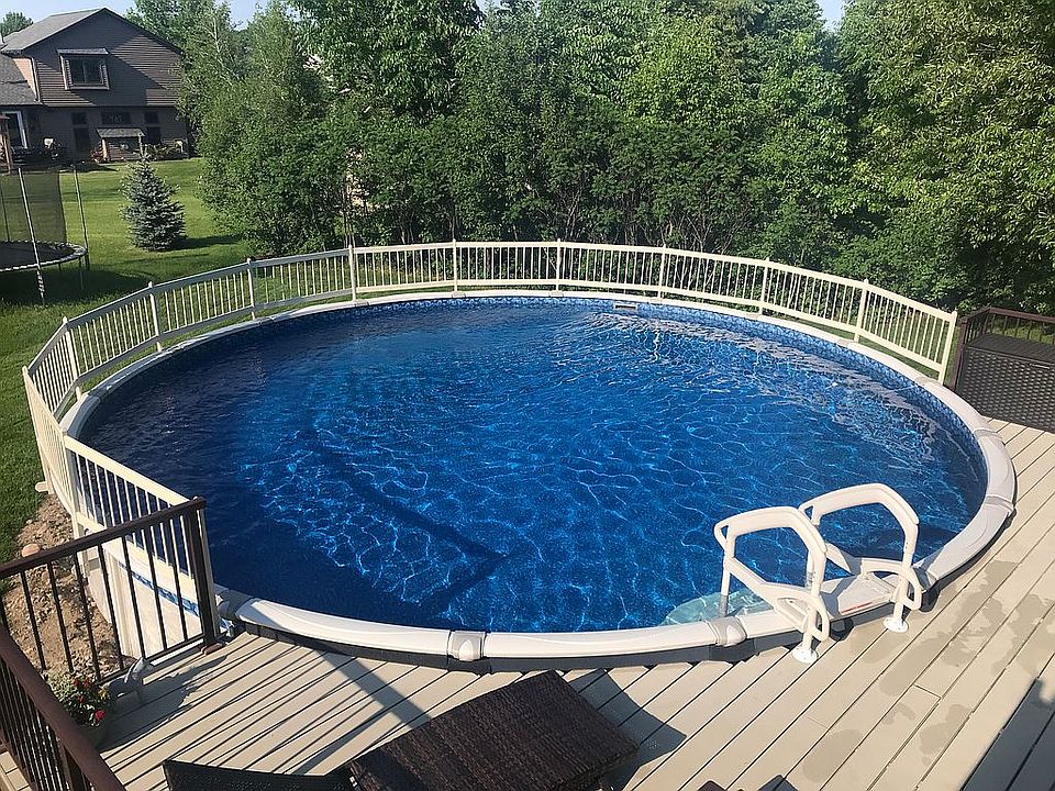 2nd image of 5564 Meadowview Ct SE