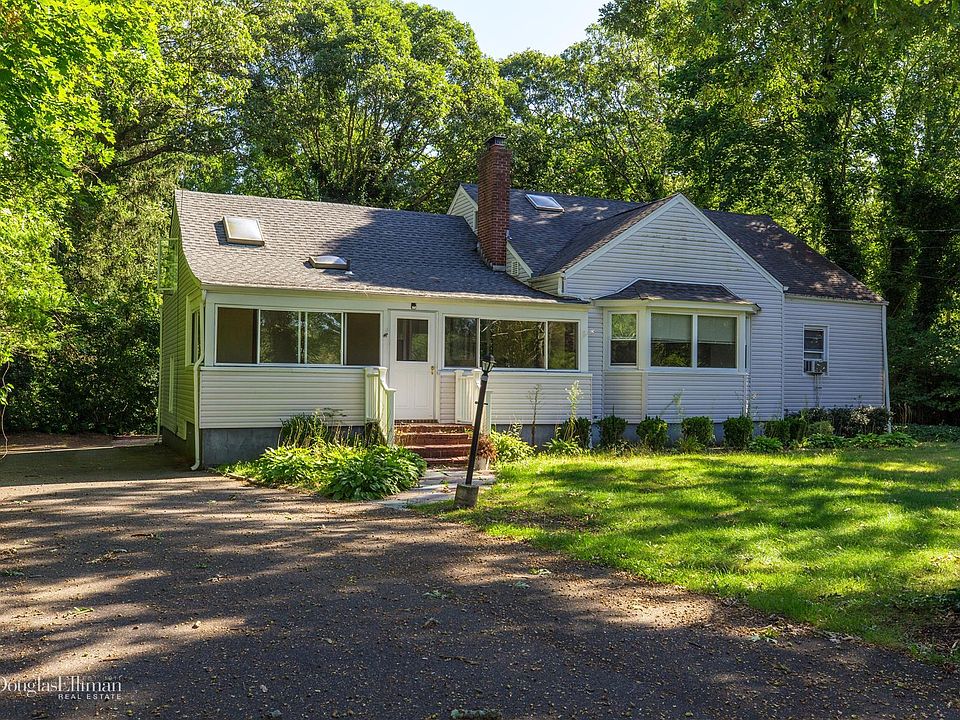 1st image of 39 Chateau Dr