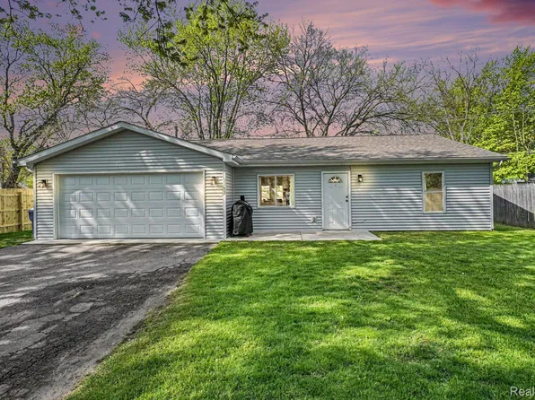 2863 Wisner St, Waterford, MI 48329