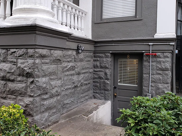 2068 NW Flanders St #8 — Photo 14