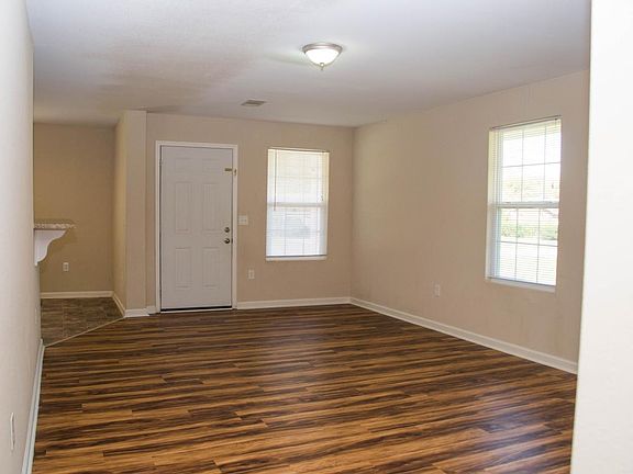 3rd image of 630 Whitson Chapel Rd