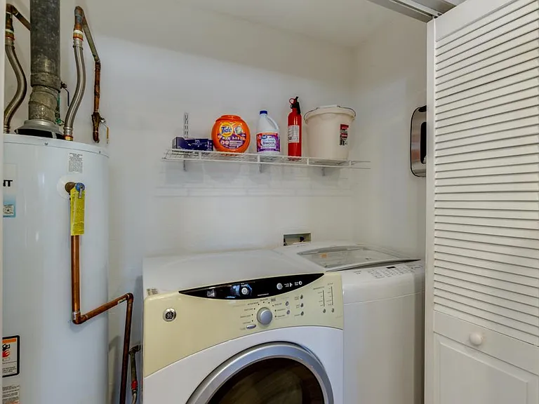 318 E Butler Dr — Photo 26