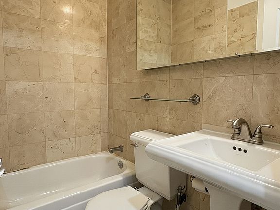 3rd image of 212 E 29th St APT 4