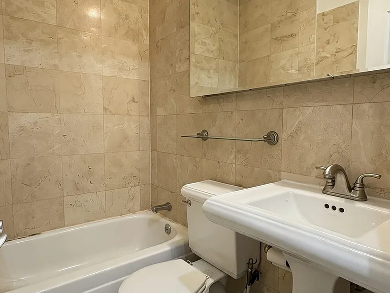 212 E 29th St #4 — Photo 3