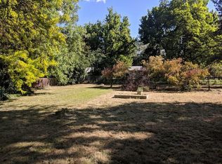 813 Beall Ln, Medford, OR