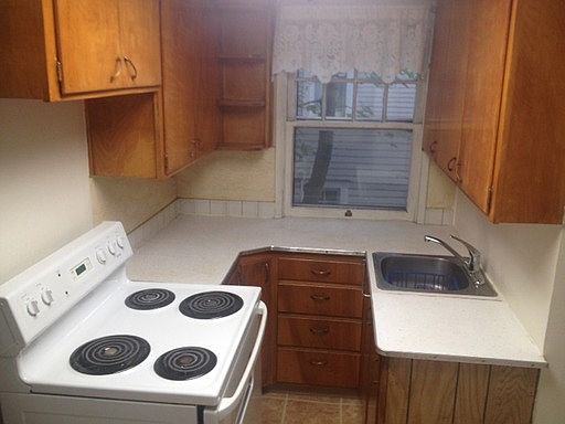 2nd image of 427 W 14th Ave #1
