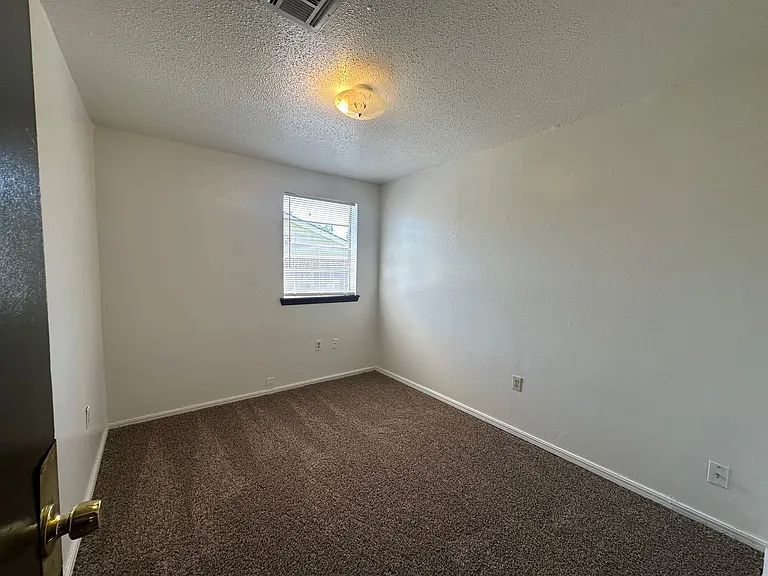 4016 SE 48th St — Photo 38